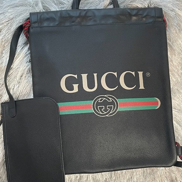 Gucci Logo-Printed Drawstring Backpack - Picture 2 of 6